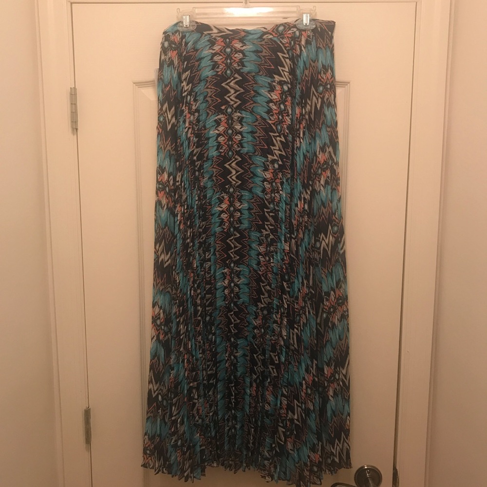 🆕 Laundry pleated skirt