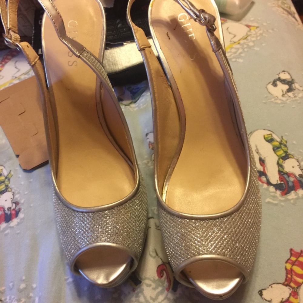 Guess high heel shoes