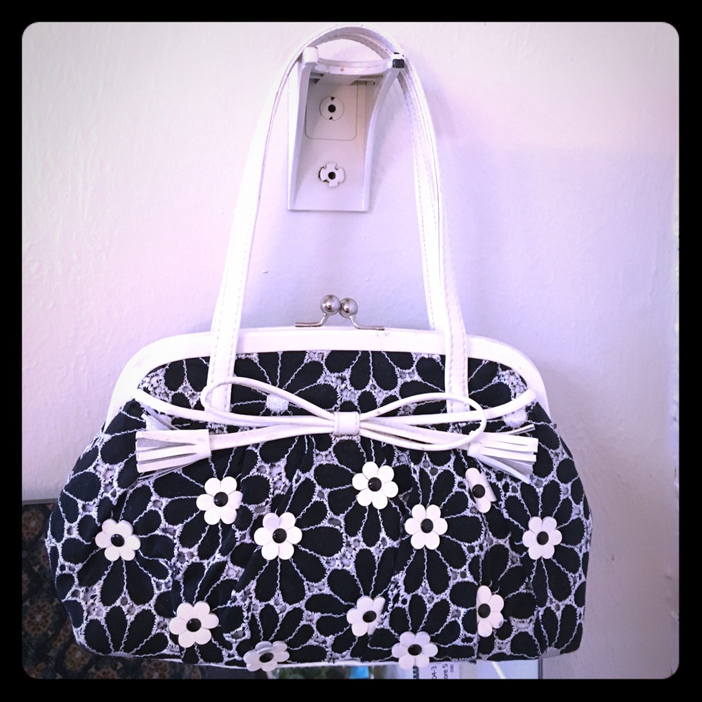 Adorable flower hand bag