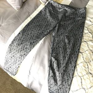 Victoria's Secret workout Capri pants