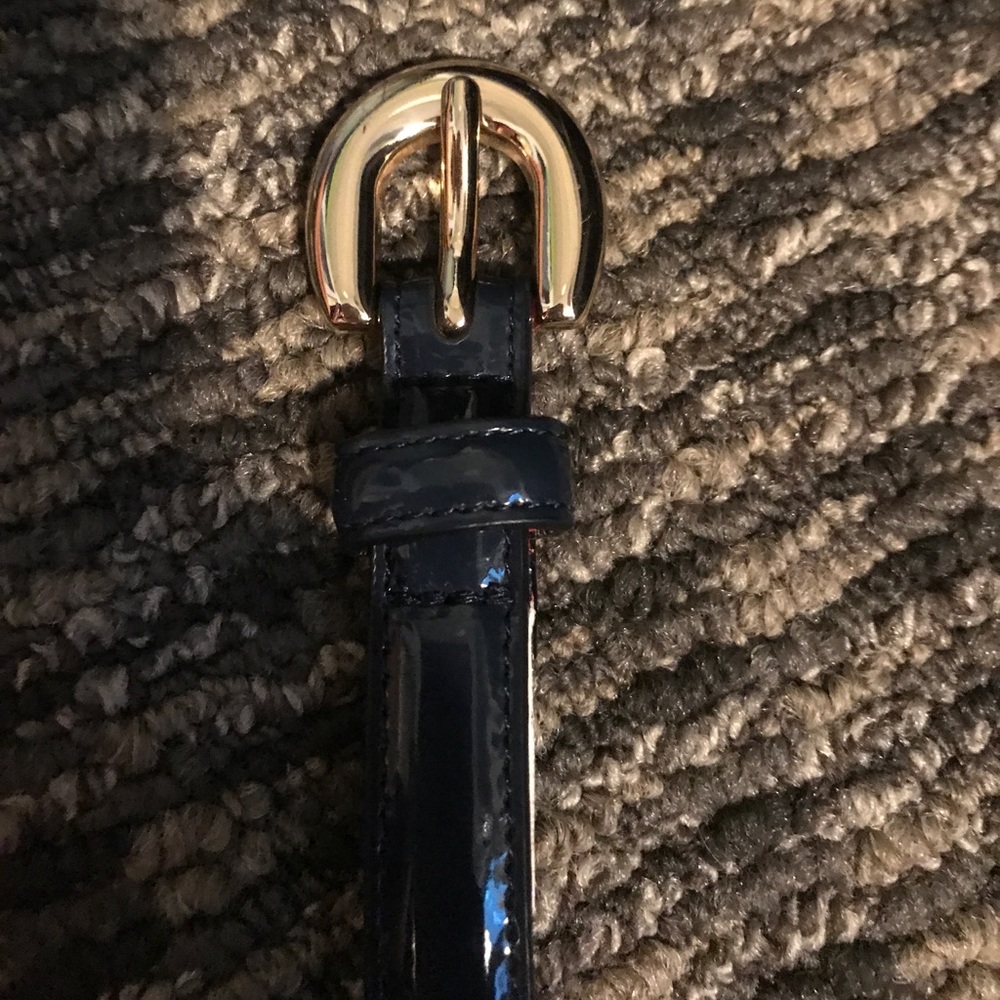 Navy shiny belt from Vineyard Vines