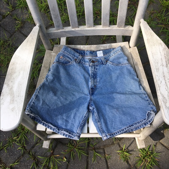 Vintage Levi Shorts - Picture 2 of 6