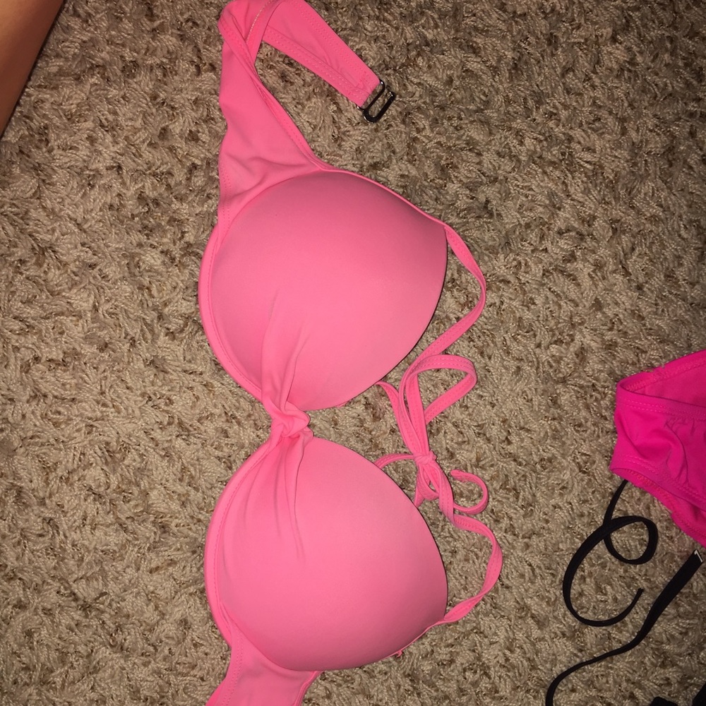 Swimming suit top!!