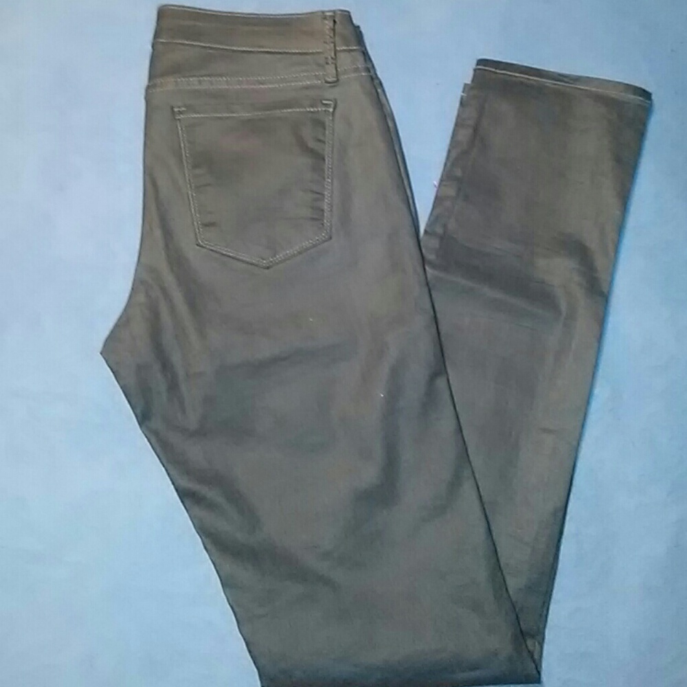 NWOT WILLIAM B. STRAIGHT LEG JEANS-SIZE 7