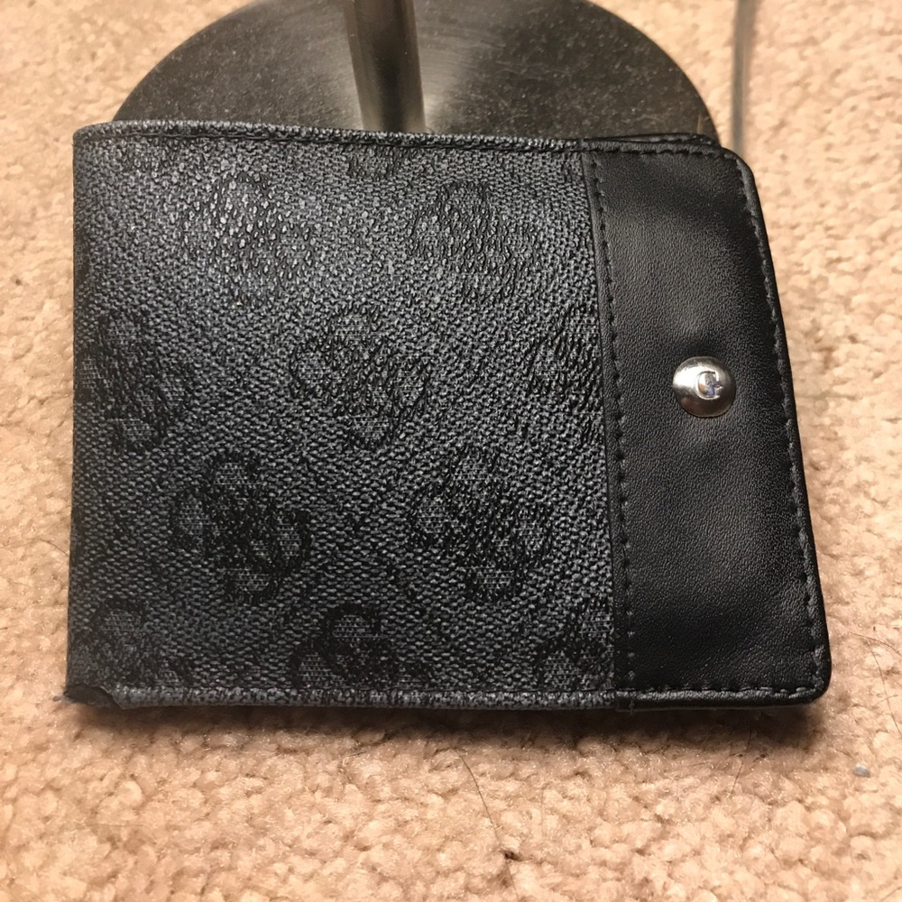 Guess Wallet