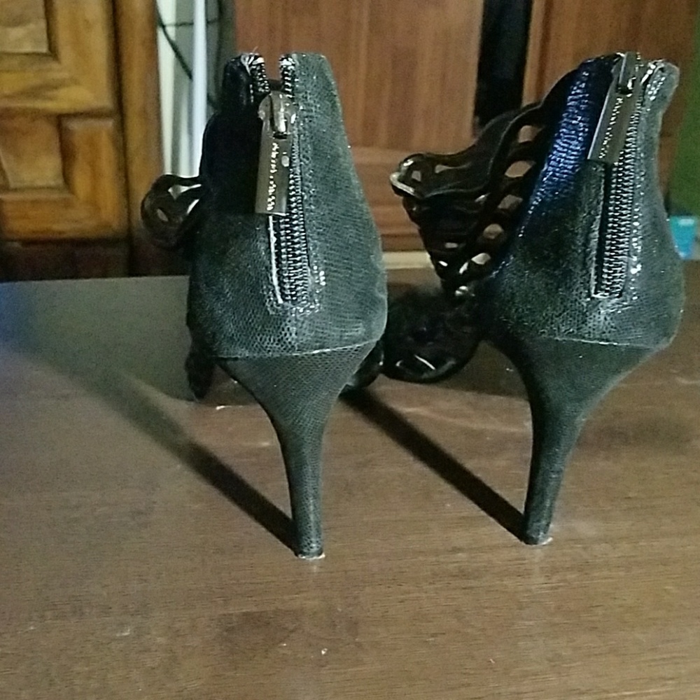 Shoes - Picture 2 of 2
