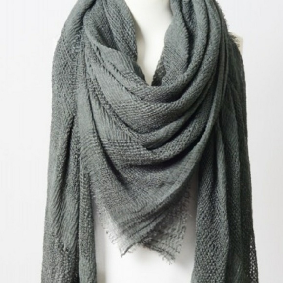 🎈SALE🎈1 LEFT - Shredded Open Weave Blanket Scarf - Picture 4 of 4