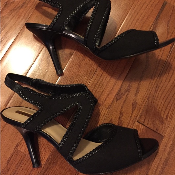 Tahari size 11 high heeled sandals black worn once - Picture 3 of 4
