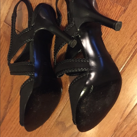 Tahari size 11 high heeled sandals black worn once - Picture 4 of 4