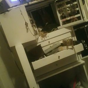 Meet your Posher, Pauline