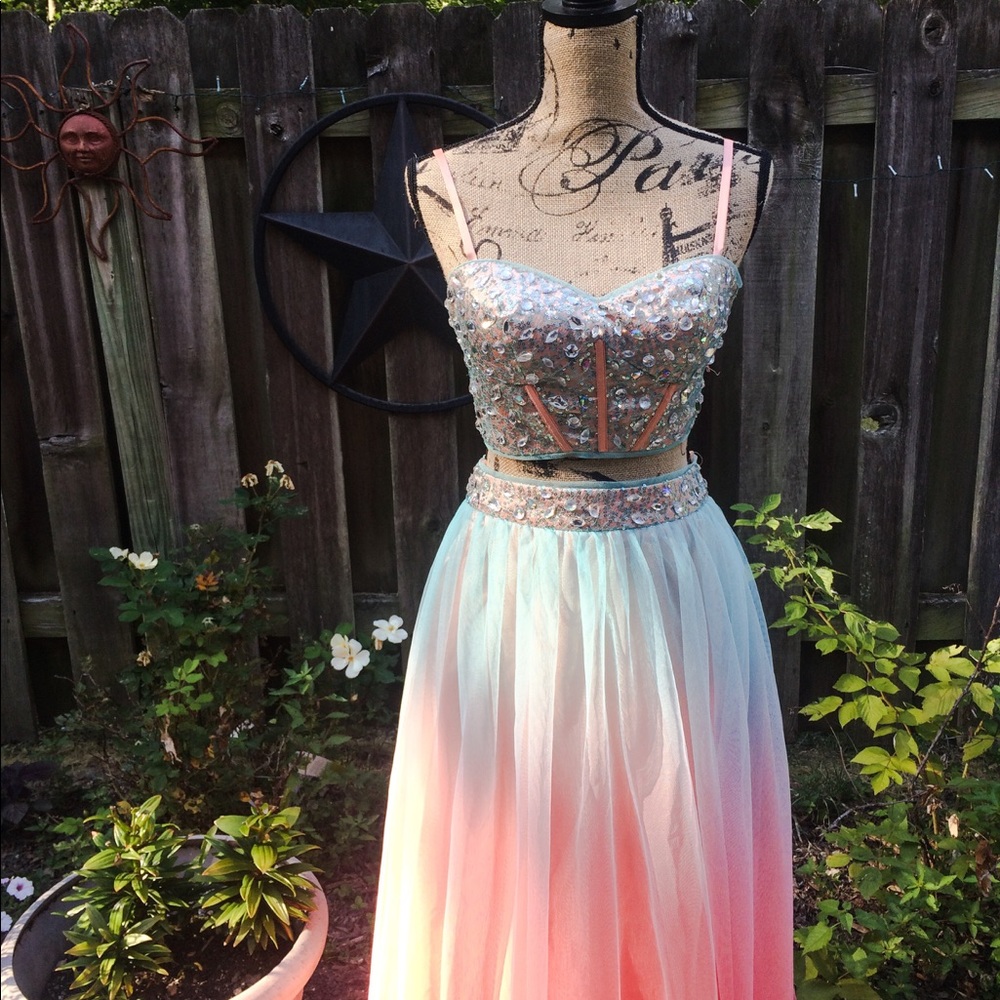 Cotton candy rhinestone full length prom dress 🎀