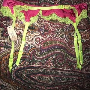 NWT Victoria Secret garter belt