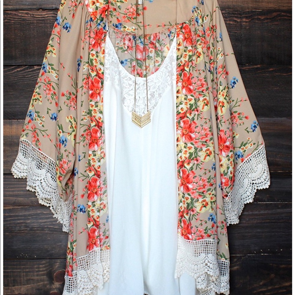 Floral crochet trim kimono