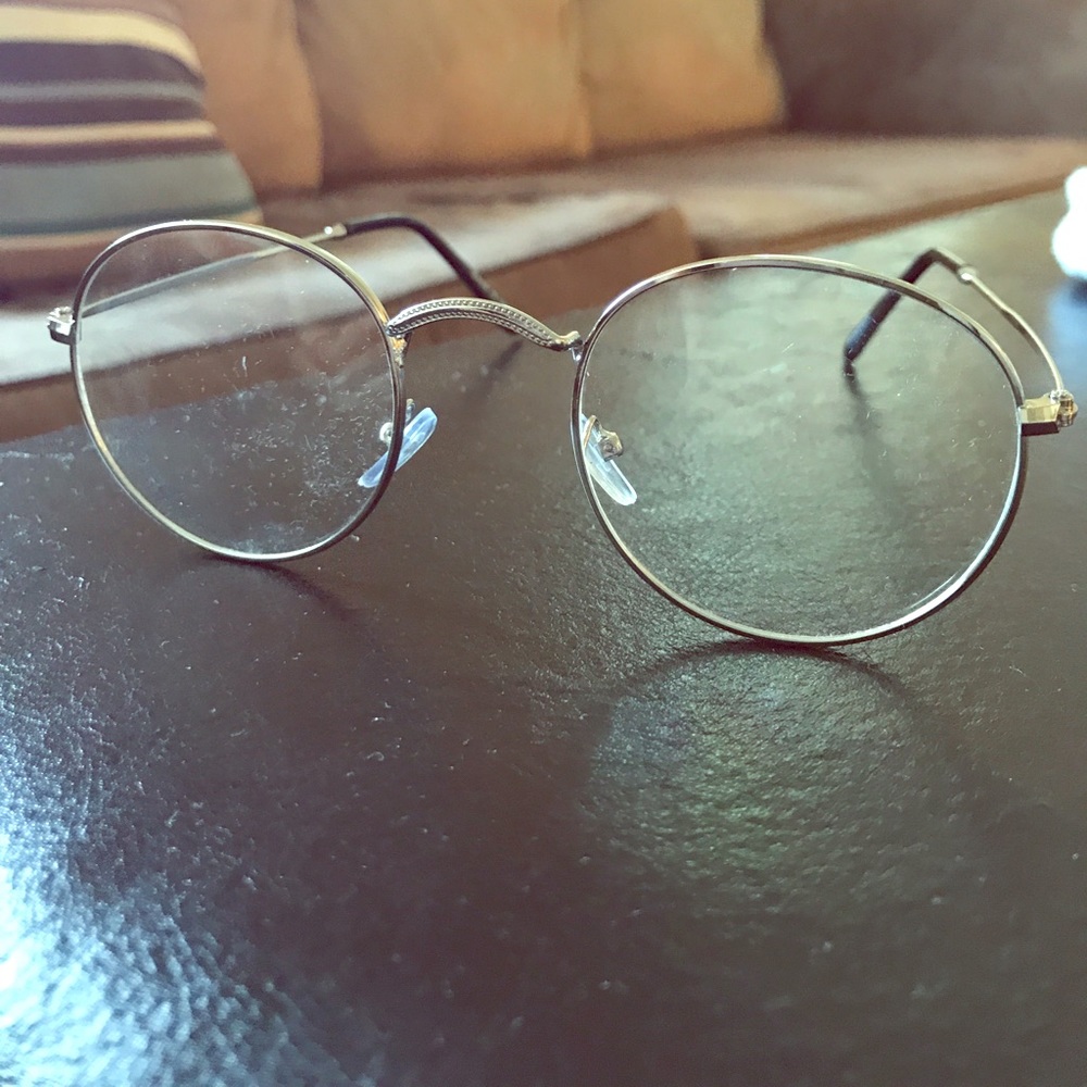 Vintage style round glasses