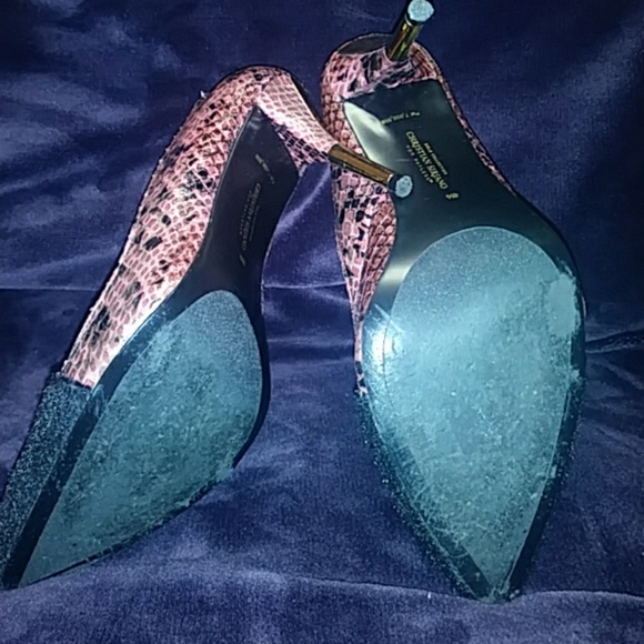 Pumps - Picture 3 of 4