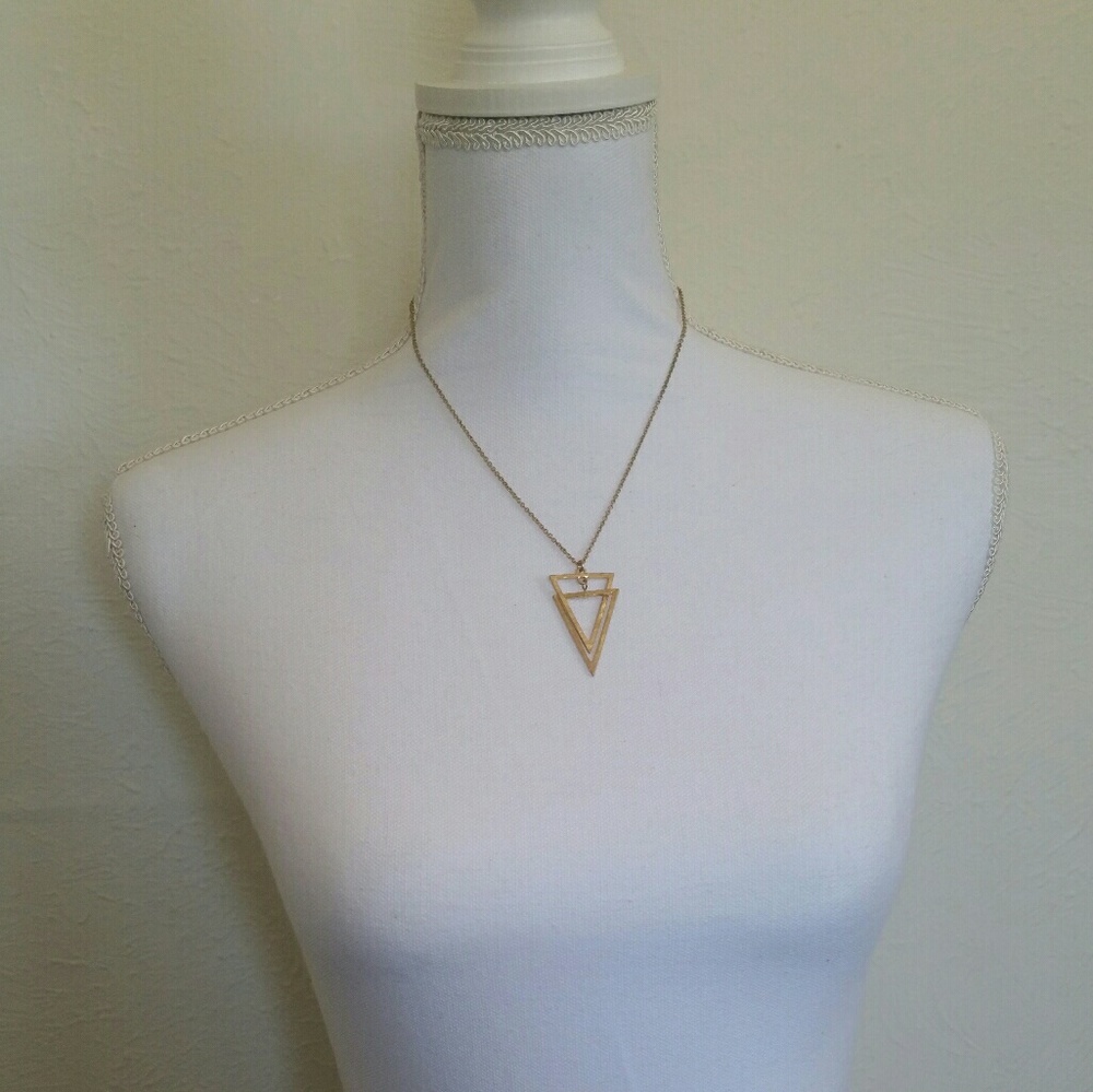 GOLDTONE TRIANGLE PENDANT NECKLACE - Picture 3 of 3