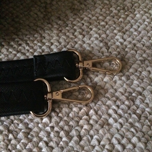 Medium Structured Black Bag - Picture 5 of 8