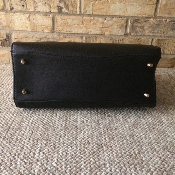 Medium Structured Black Bag - Picture 6 of 8