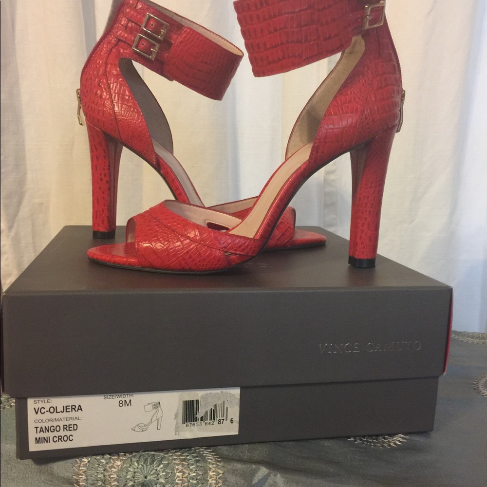 Vince Camuto Tango Red Mini Croc Heels size 8
