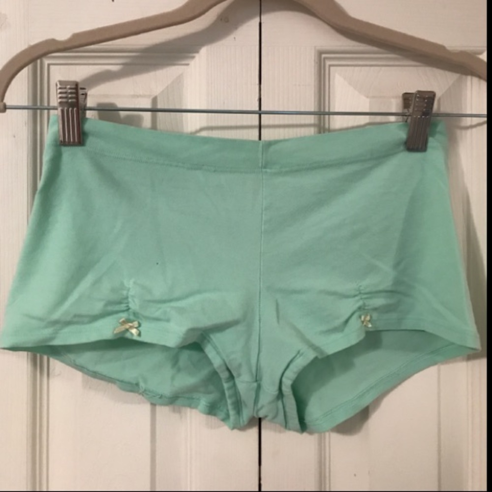 Mint VS hot shorts