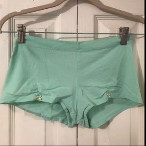 Mint VS hot shorts