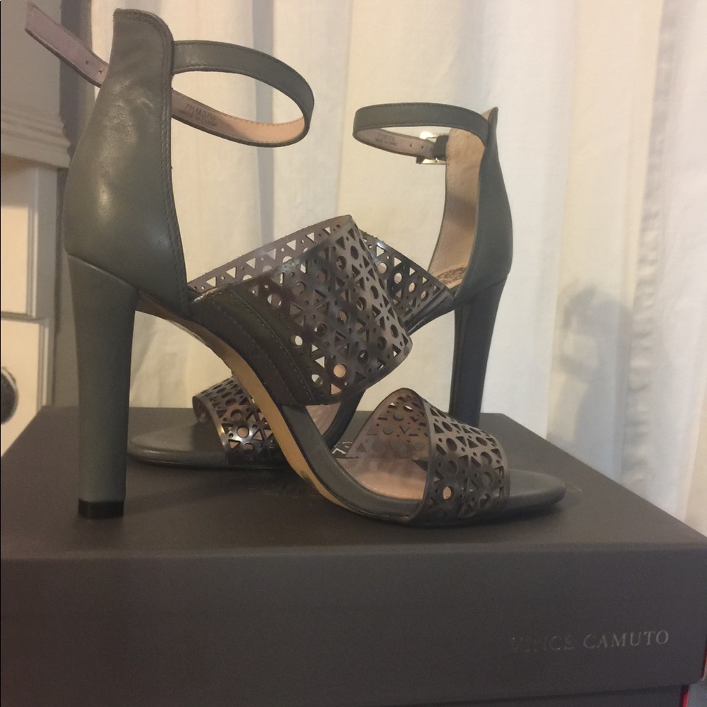 Vince Camuto Heeled Sandals size 7.5M