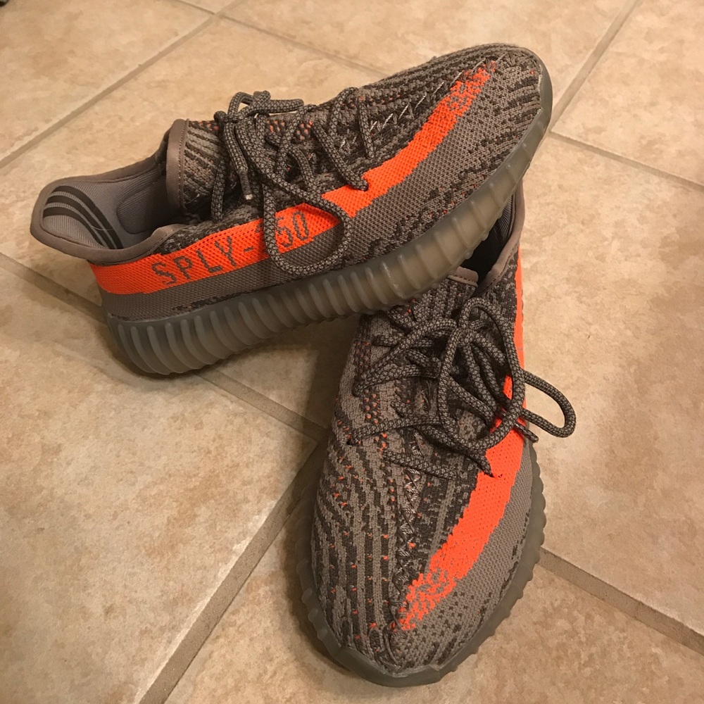 Addidas Yeezy youth shoes size 6
