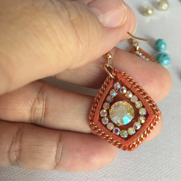 Cute rhinestone earrings - Picture 3 of 3