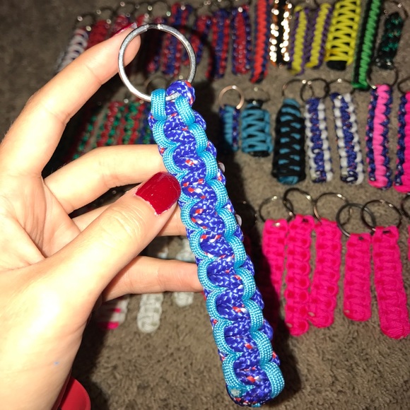 Paracord Keychains - Picture 4 of 4