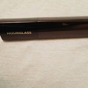Hourglass vanish stick foundation