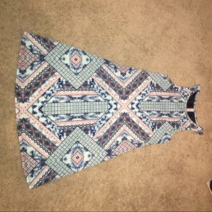 Sleeveless patterned dress
