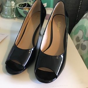kelly&katie black opened toed heels