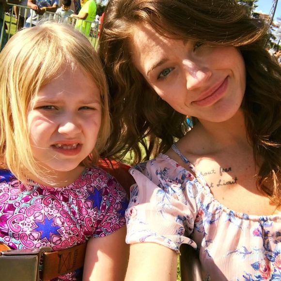 >>Lyndsay, 31 • Sophia, 8 • Maizi, 6 << - Picture 2 of 3