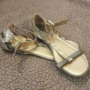 Super cute and stylish sandles!