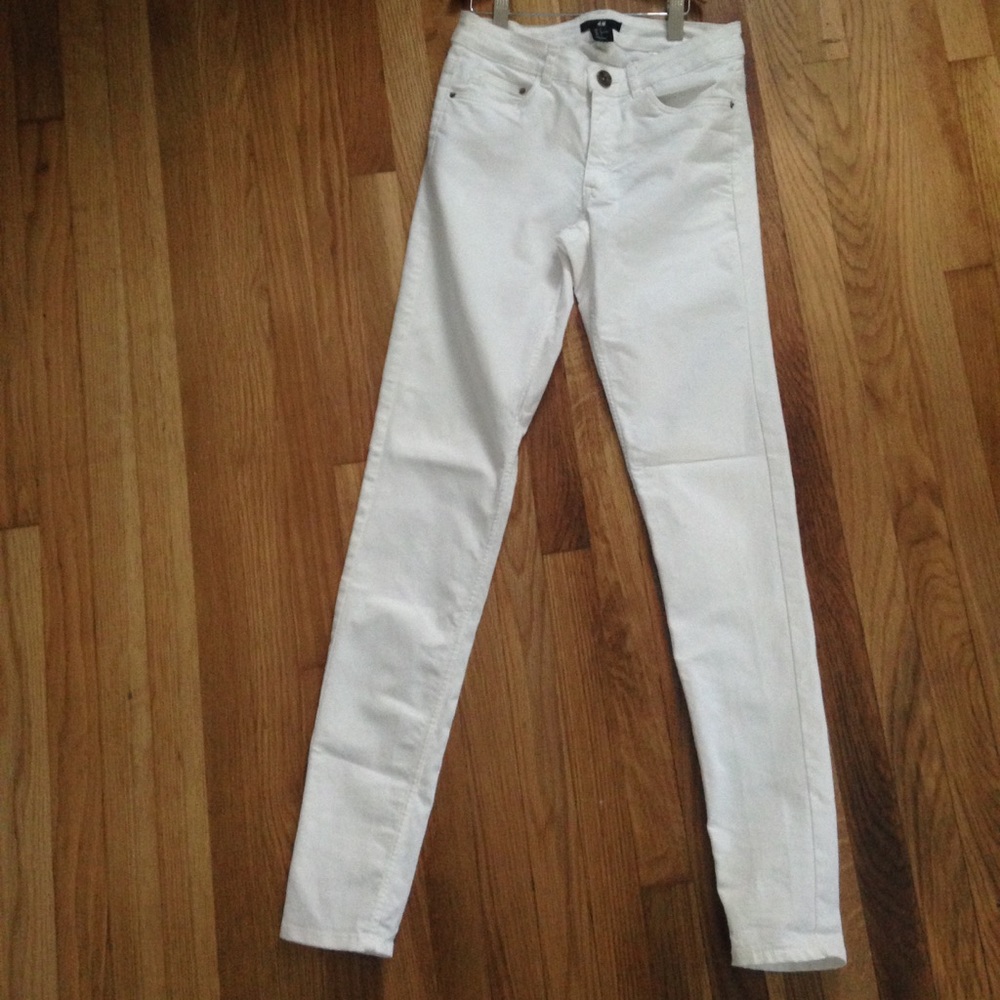 H&M white jeans size 6