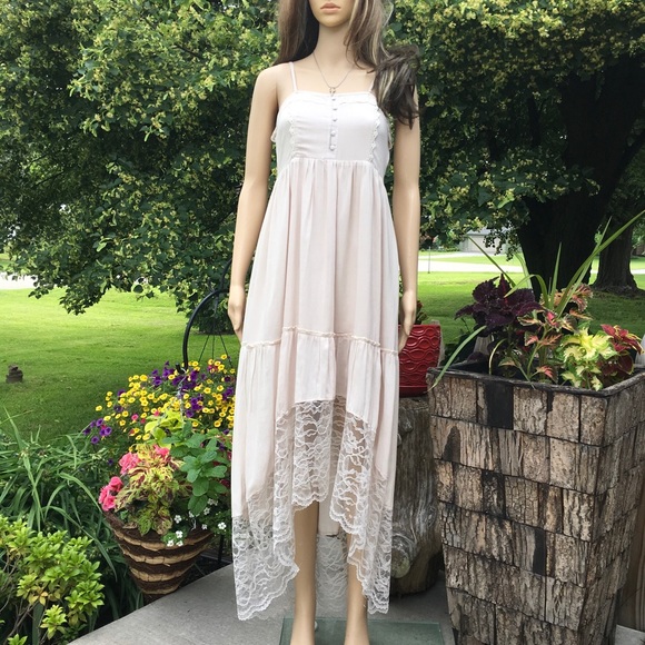 BEAUTIFUL LACE BOTTOM MAXI DRESS - Picture 4 of 8