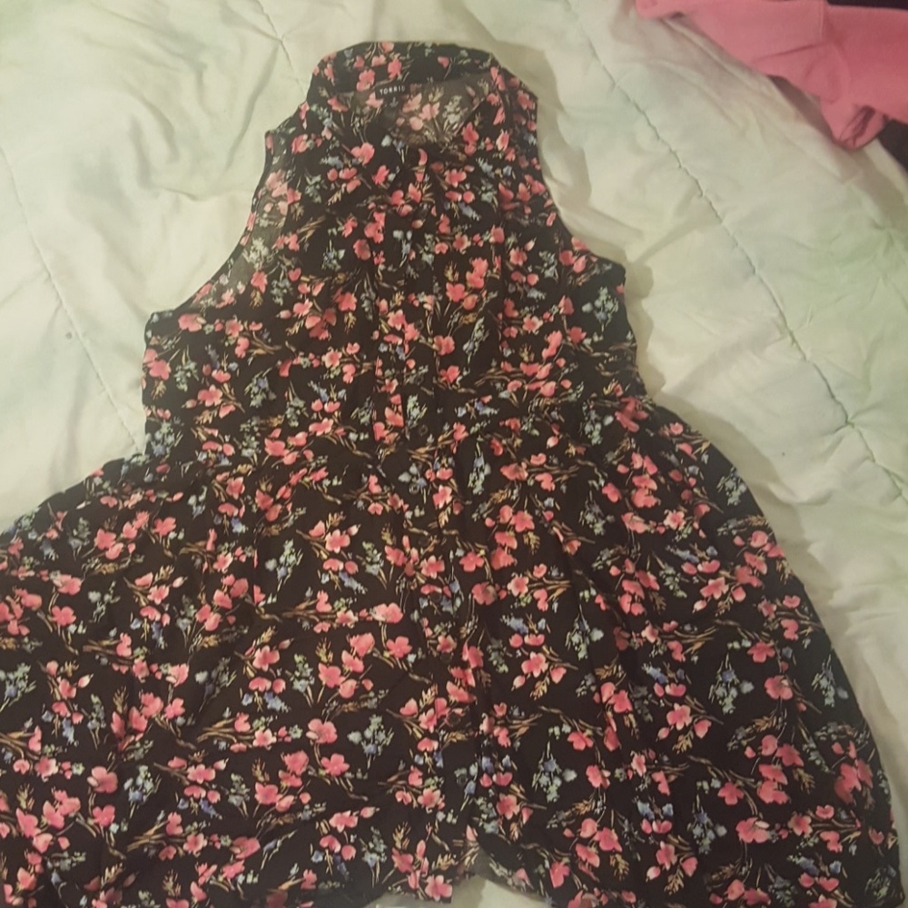 Sleeveless dress