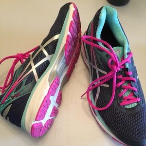 Women's Size 9.5 Gel-Cumulus 18