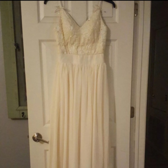 Formal wedding gown - Picture 4 of 4