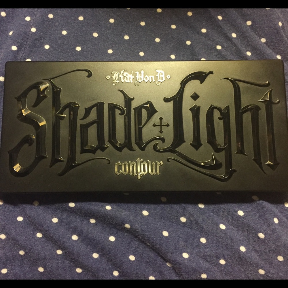 Kat Von D shade and light contour palette
