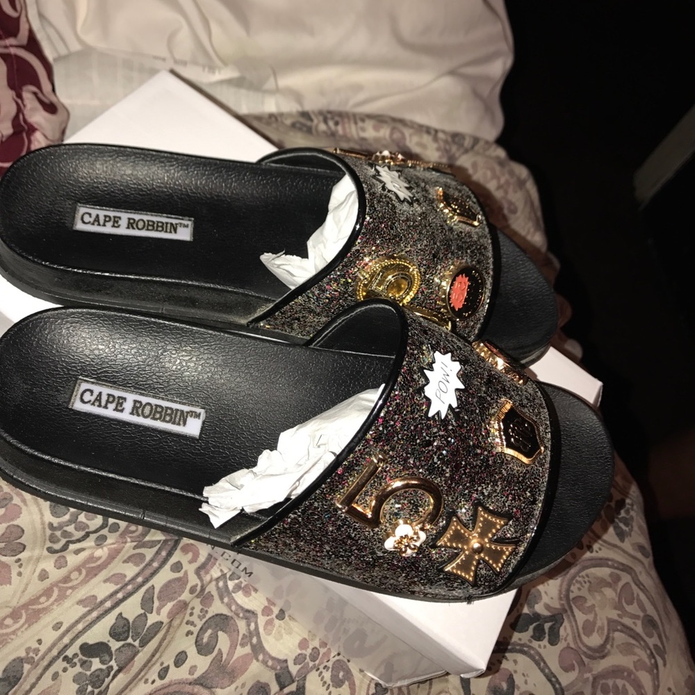 Cape robin mora slides