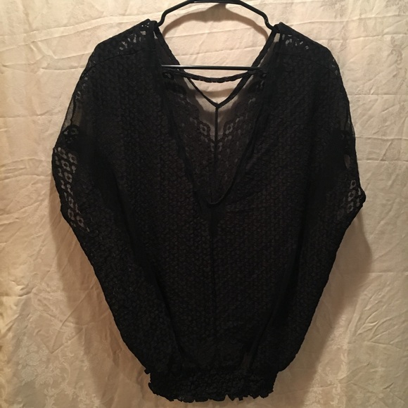 Flowy black Guess top - Picture 2 of 2