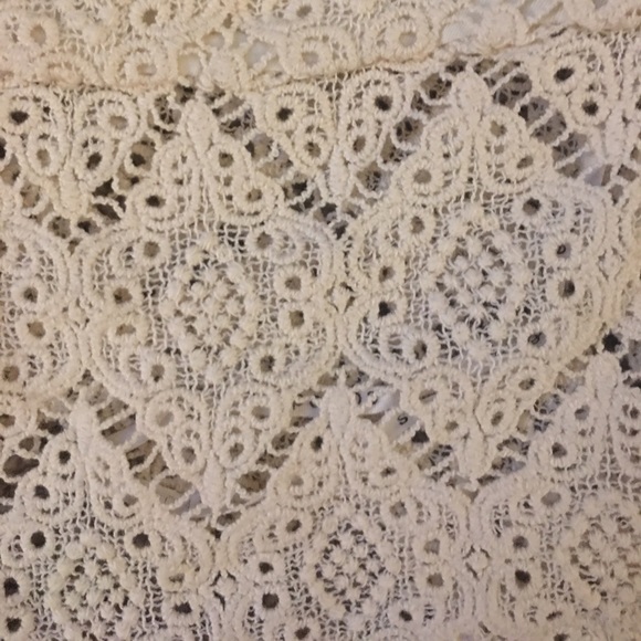 Cream Crochet Crop Top - Picture 5 of 6