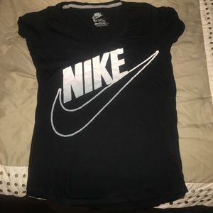 black nike shirt