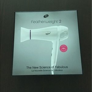 T3 feather weight hair dryer
