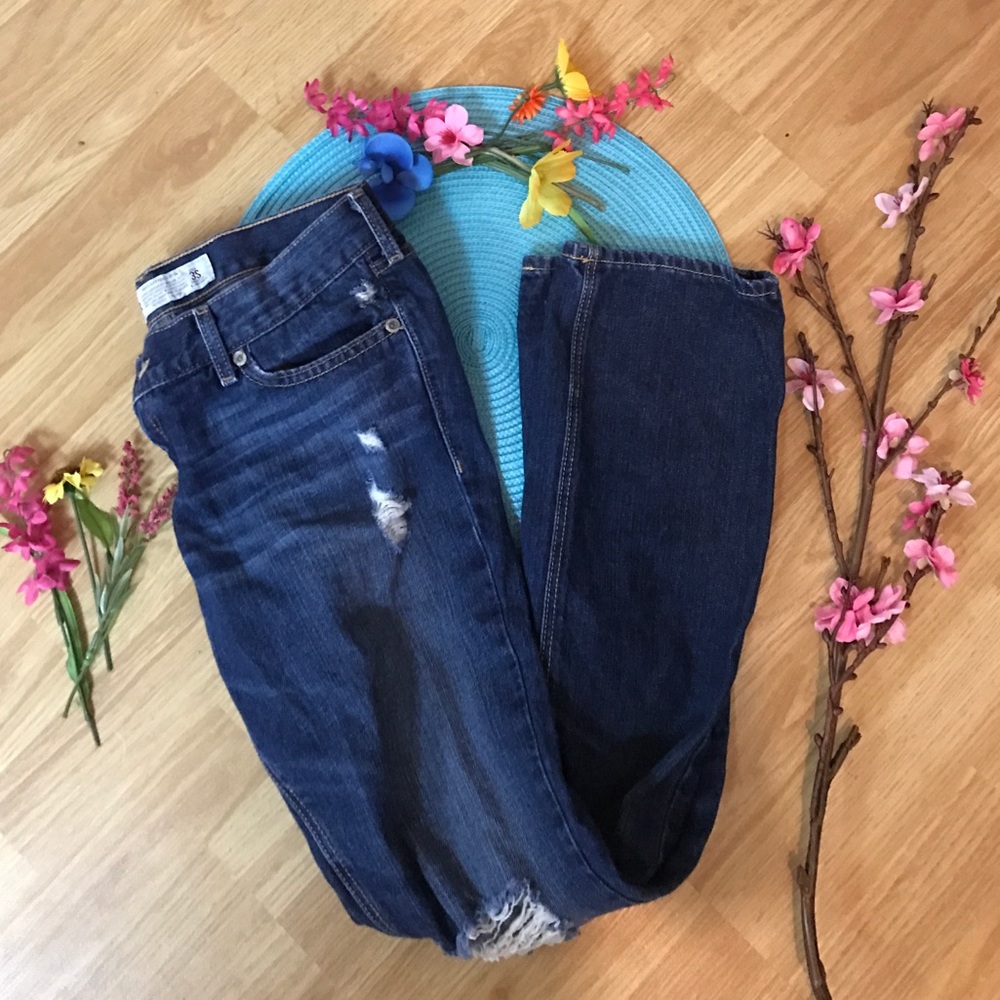 Distressed Hollister Skinny Jeans 👖