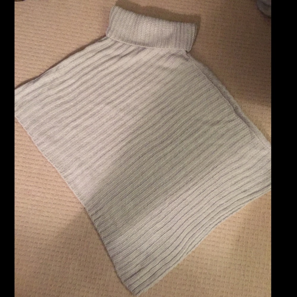 Gray knit poncho