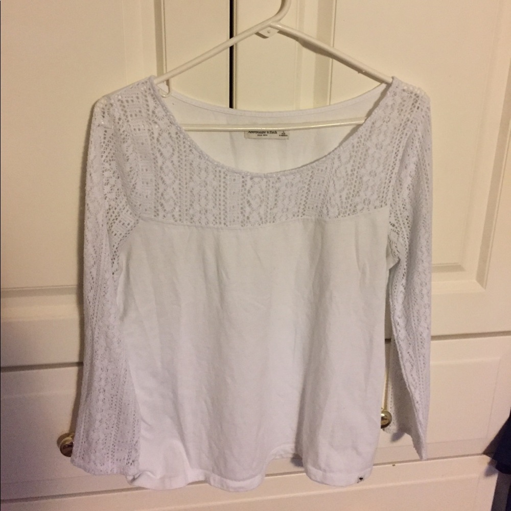 Abercrombie and Fitch white 3/4 length sleeves