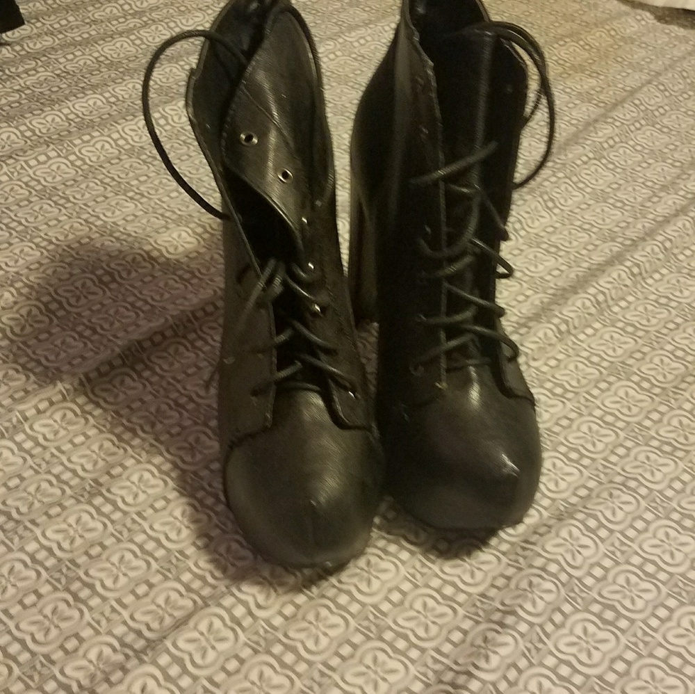 Sexy sexy platform heels