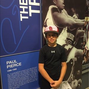 Meet your Posher, Pierce